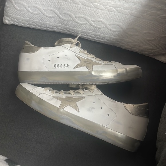 LIKE NEW Golden Goose Sneakers - Picture 3 of 8